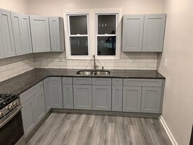 35-37-37 Irving Ave, Unit 35-37 in Newark, NJ - Building Photo