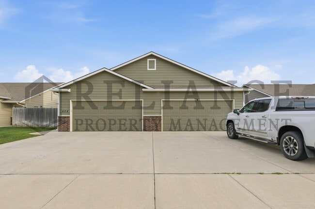 454 S Longbranch Dr in Maize, KS - Building Photo - Building Photo