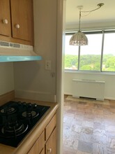 10401 Grosvenor Pl, Unit 1524 in Rockville, MD - Building Photo - Building Photo