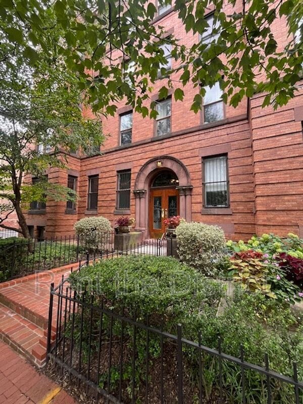property at 1824 S St NW