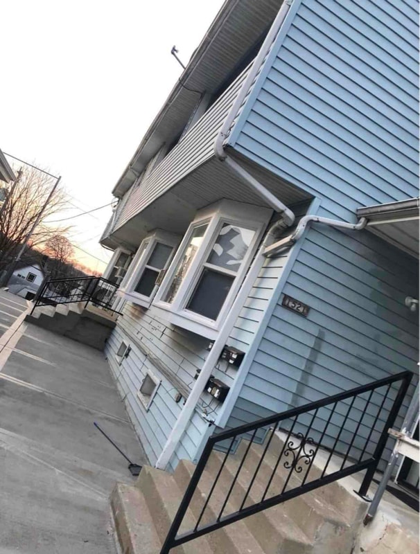 property at 1521 S 33rd St