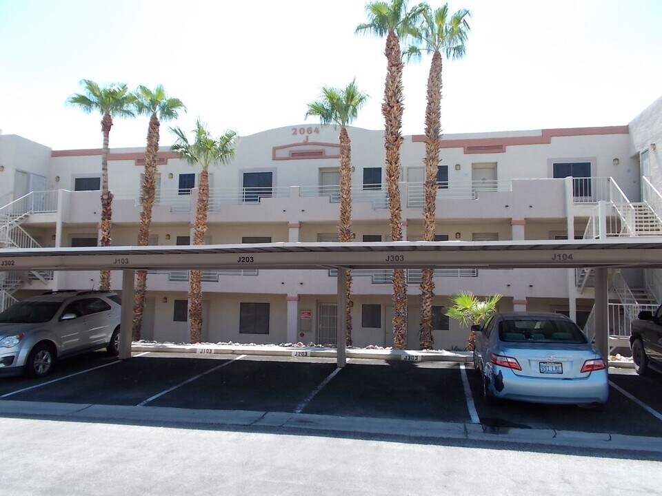 2064 Mesquite Ln in Laughlin, NV - Building Photo