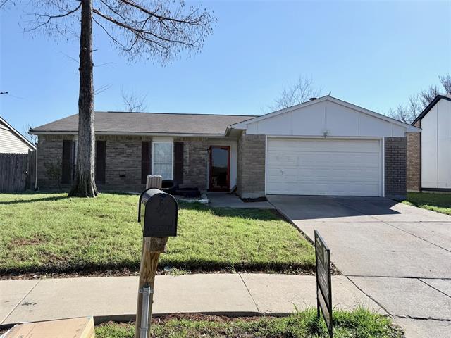 6936 Fallbrook Ct in Fort Worth, TX - Building Photo - Building Photo