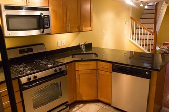 1028 S Charles St in Baltimore, MD - Foto de edificio - Building Photo