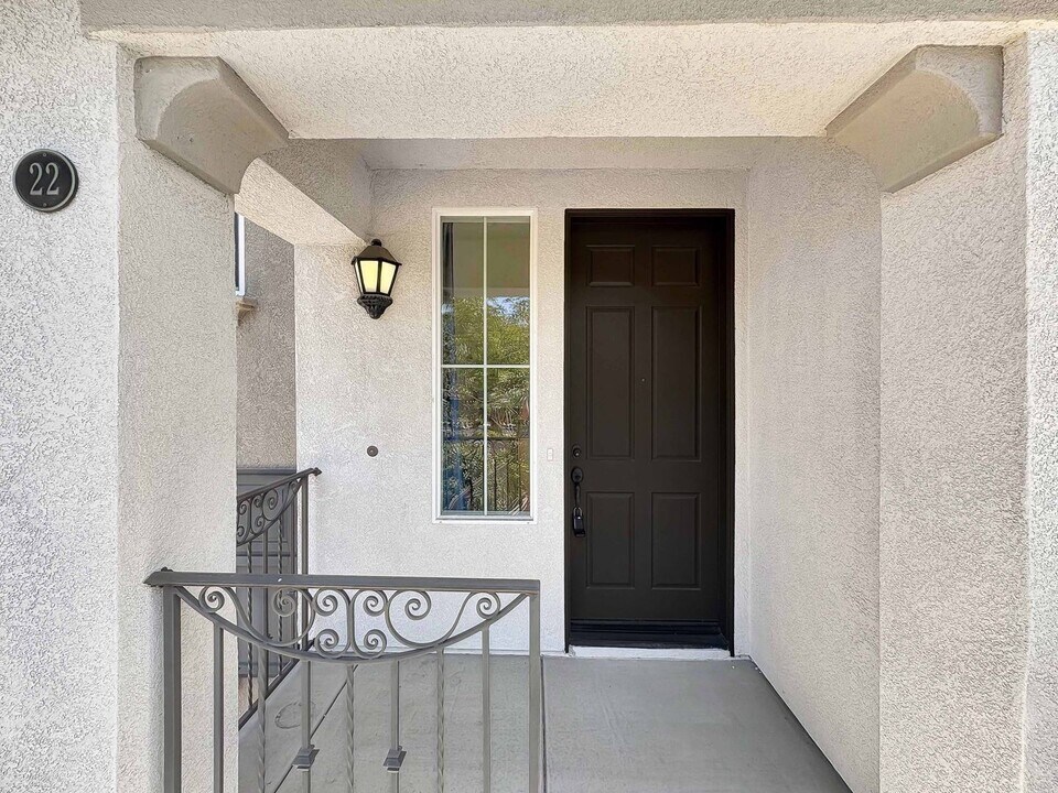 10442 Duxbury Ln in San Diego, CA - Building Photo
