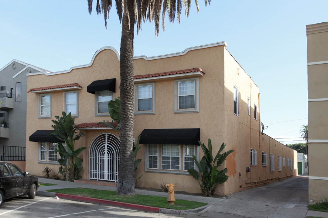 936 Olive Ave in Long Beach, CA - Foto de edificio