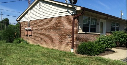 Glendale Drive Apartments in Batavia, OH - Building Photo - Building Photo