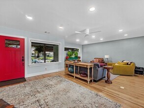 712 Barbara St in Tomball, TX - Building Photo - Building Photo