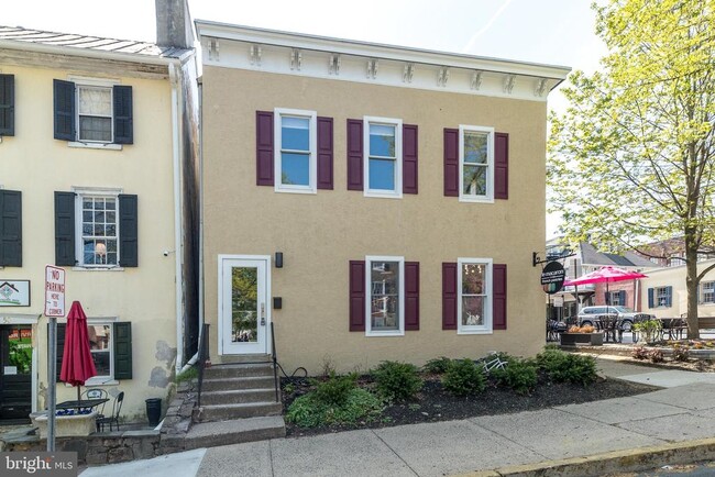 property at 4 W Oakland Ave
