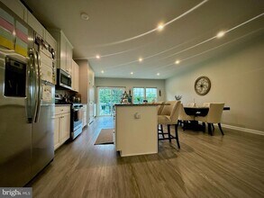 152 Meridian Ln in Washington Township, NJ - Building Photo - Building Photo
