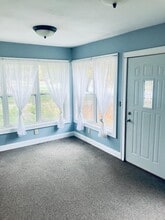 327 Elm Ave in Story City, IA - Building Photo - Building Photo