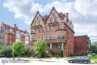 Brentwood in Philadelphia, PA - Foto de edificio - Building Photo