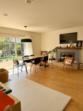 1534 Willowmont Ave in San Jose, CA - Foto de edificio - Building Photo