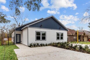 1010 Junell St in Houston, TX - Building Photo