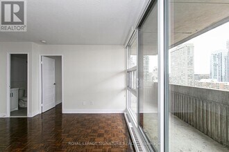 33 Isabella St in Toronto, ON - Building Photo - Building Photo