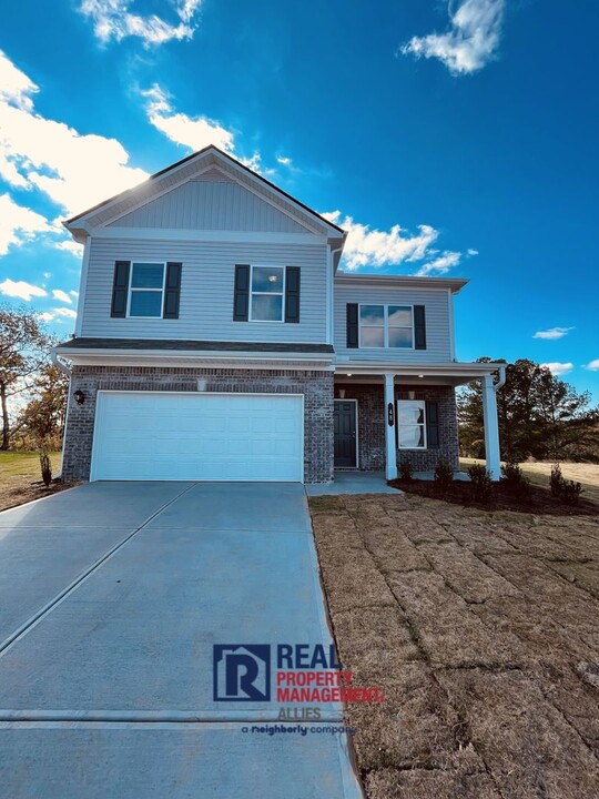 48 Arrington Dr in Adairsville, GA - Building Photo