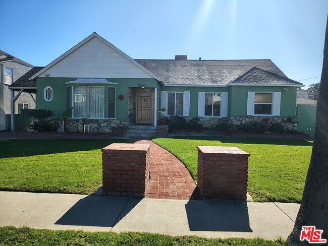 property at 5446 Angeles Vista Blvd