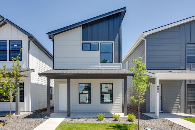 property at 1688 S Sunseeker Ln