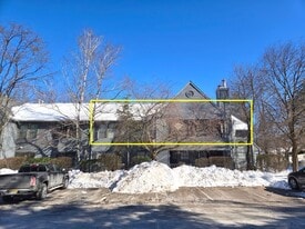 205 Woodhaven Dr in Edison, NJ - Building Photo