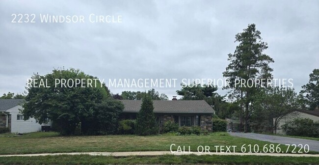 property at 2232 Windsor Cir