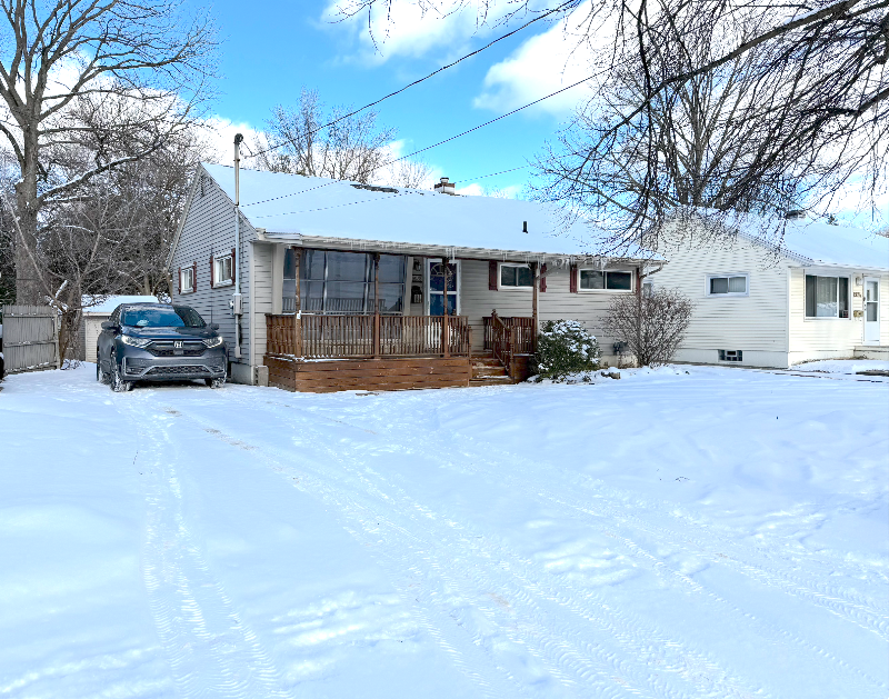 1928 Hillcrest St in Lansing, MI - Building Photo