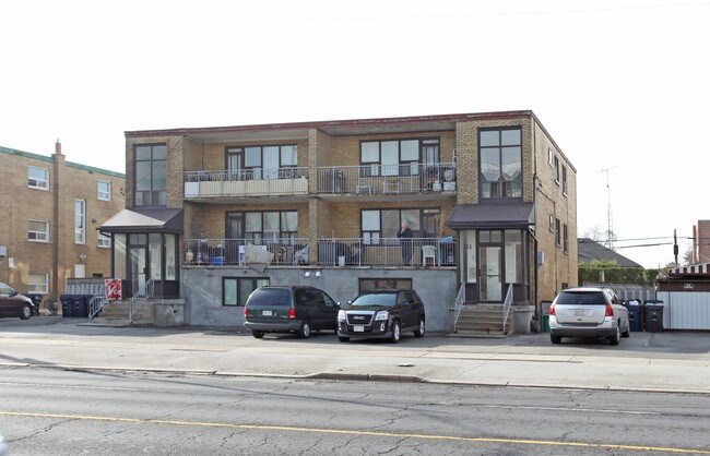 751-753 Lawrence Ave in Toronto, ON - Building Photo - Primary Photo
