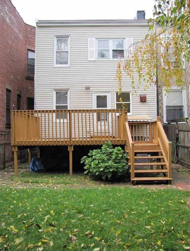 314 Webster Ave in Jersey City, NJ - Building Photo - Building Photo