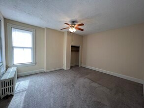 2210 Victor St, Unit 3 in Cincinnati, OH - Building Photo - Building Photo