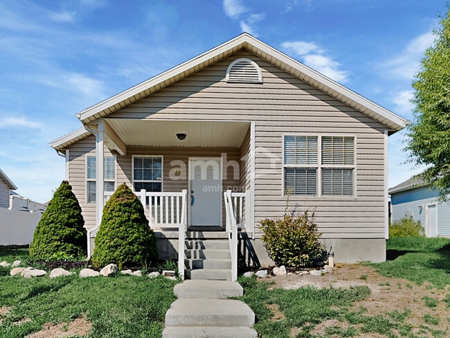 property at 1877 E Cedar Dr