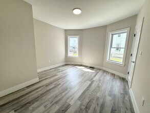 10 Cawfield St in Boston, MA - Building Photo - Building Photo