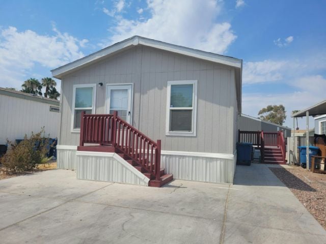 property at 825 N Lamb Blvd
