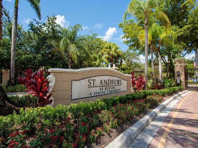 St. Andrews at Weston in Weston, FL - Foto de edificio - Building Photo