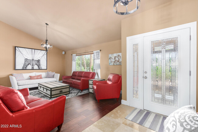 9373 E Altadena Ave in Scottsdale, AZ - Foto de edificio - Building Photo