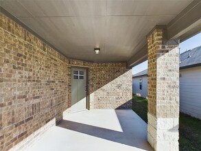 114 Cranbrook Ln in Hutto, TX - Building Photo - Building Photo