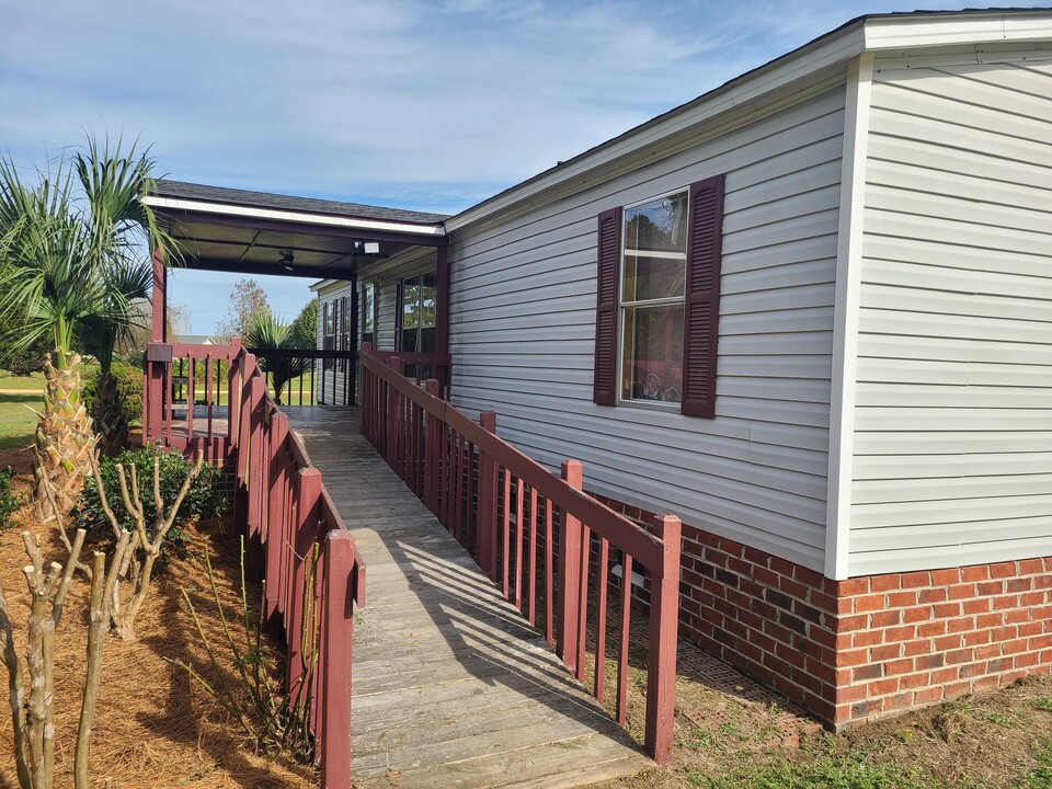 460 Dowdy Rd in Roseboro, NC - Foto de edificio