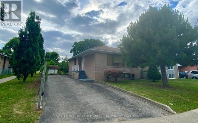 property at 32 Hagersville Ct