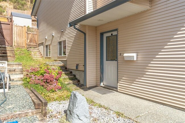 4808 Fairbrook Crescent in Nanaimo, BC - Building Photo - Building Photo