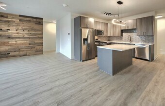 5117 Fairview Ave in Downers Grove, IL - Building Photo - Building Photo