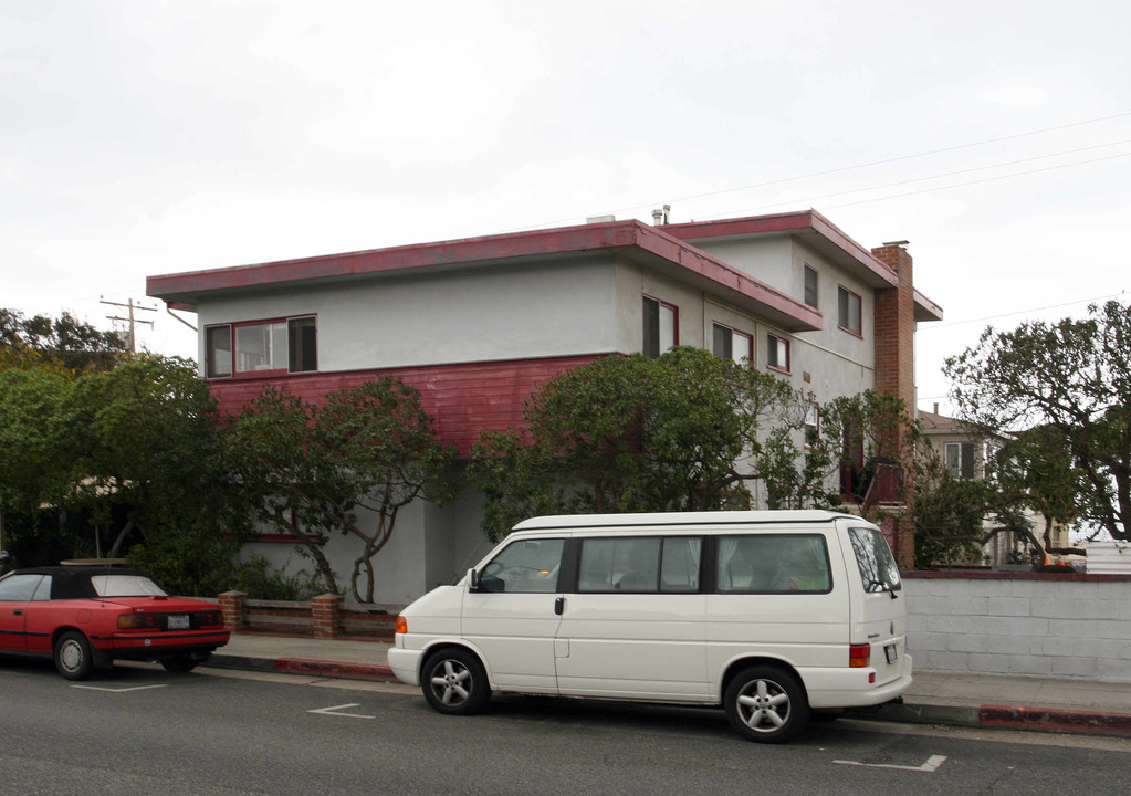 2231 Hermosa Ave in Hermosa Beach, CA - Foto de edificio