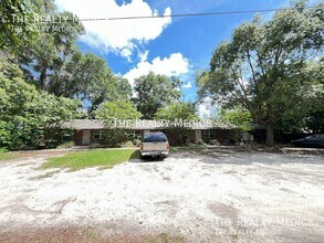 6101 SE Foss Rd in Belleview, FL - Building Photo - Building Photo