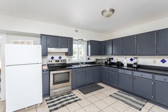 600 E Main St in Waynesboro, VA - Foto de edificio - Building Photo