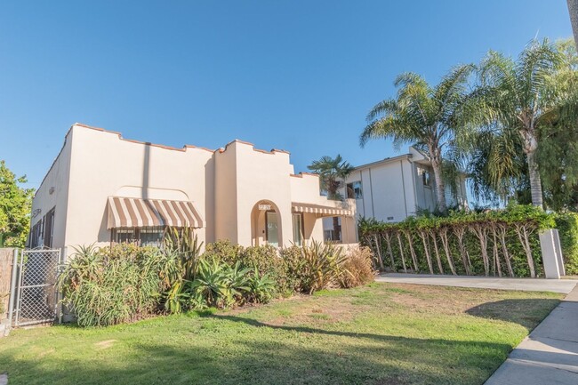 property at 2226 Redondo Blvd
