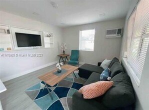 1925 Dewey St-Unit -3 in Hollywood, FL - Foto de edificio - Building Photo