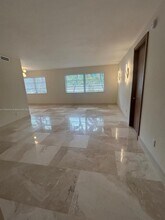 1060 92nd St in Bay Harbor Islands, FL - Building Photo - Building Photo