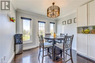 2227 Prescott Pl in Burlington, ON - Building Photo - Building Photo