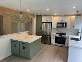 6292 Freeborn Dr in Huntington Beach, CA - Building Photo