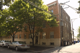 1601 W Berteau Ave Apartamentos