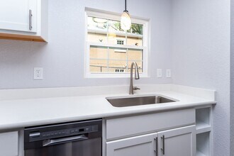 823 1/2 Costilla St in Colorado Springs, CO - Building Photo - Building Photo