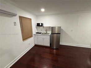 645 NW 7th Ave in Homestead, FL - Building Photo - Building Photo