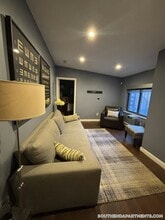 662 Massachusetts Ave, Unit 2 in Boston, MA - Building Photo - Building Photo
